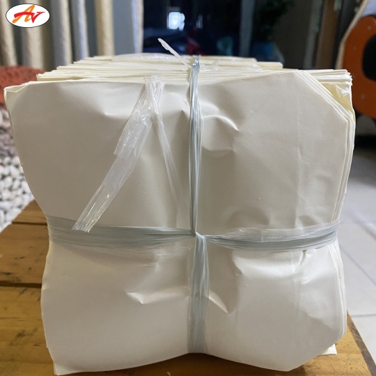 Giấy trắng đựng gà