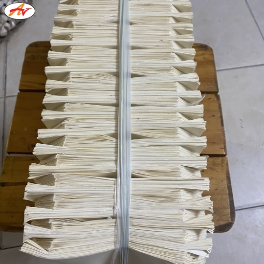 Giấy trắng đựng gà